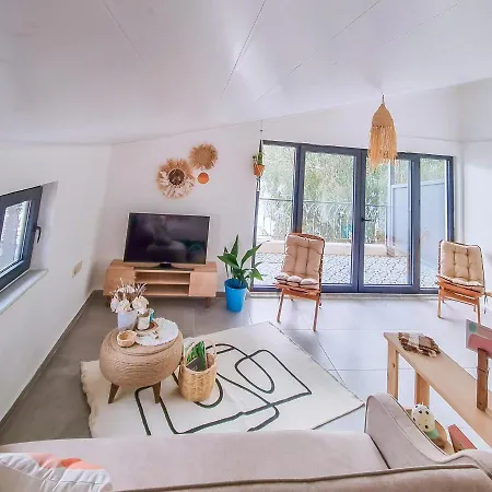 4 Homes Apartment *