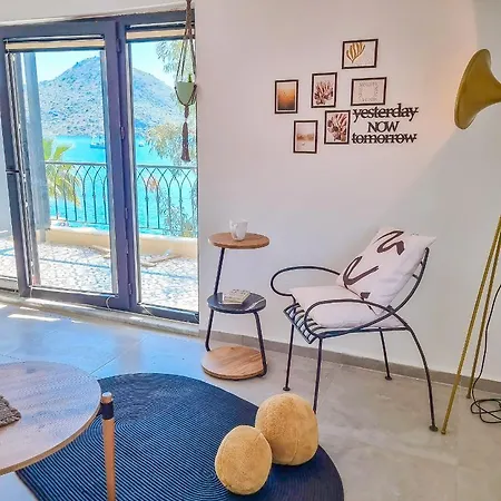 4 Homes *